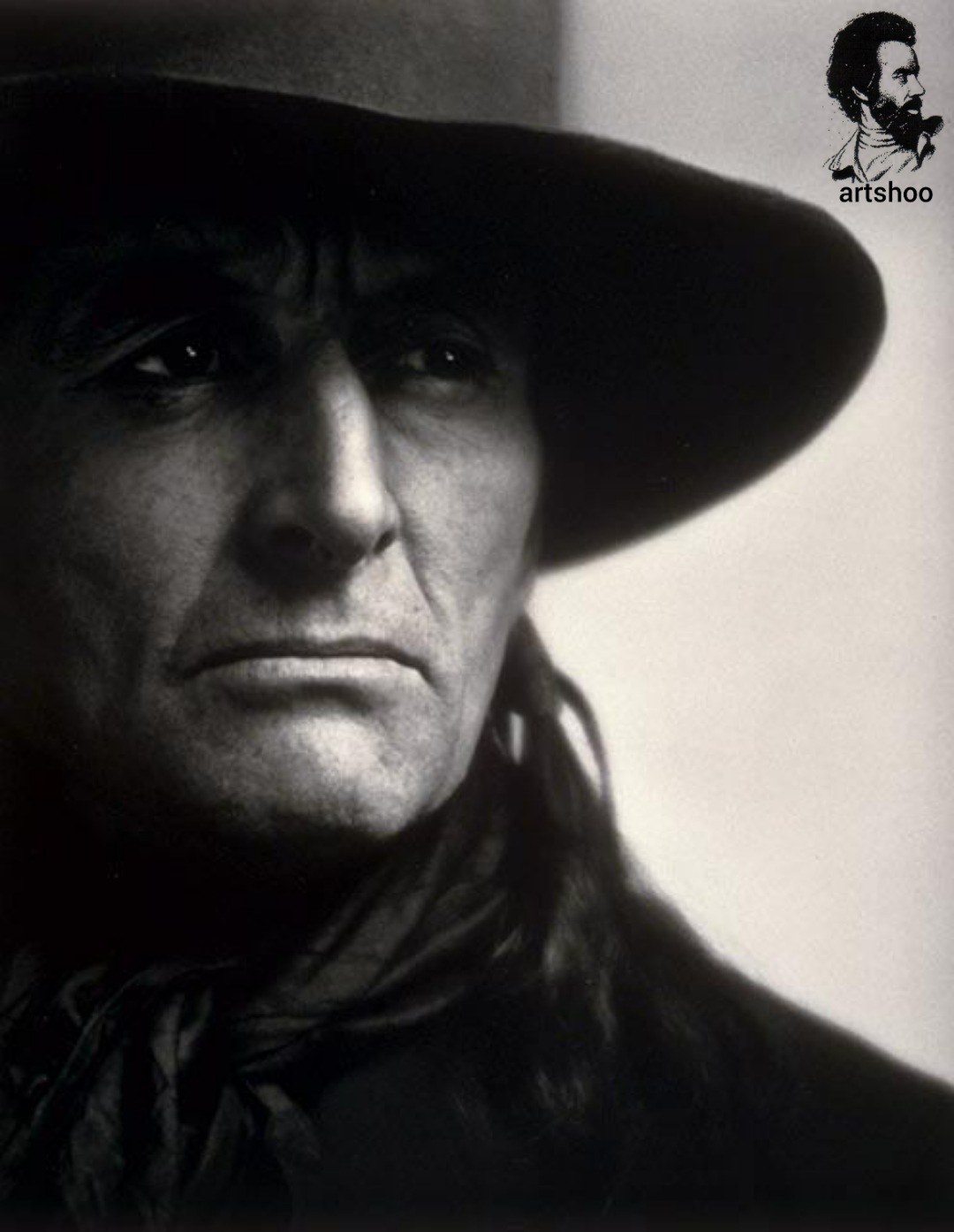 مدل پرتره سیاه قلم